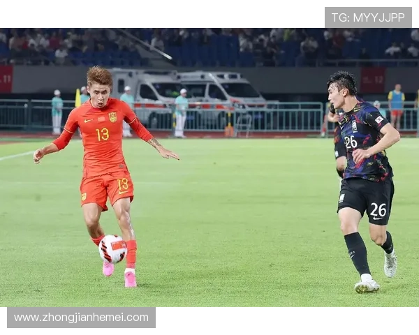 体坛足球明星脸的魅力与风采揭秘，探索他们背后的故事与成就